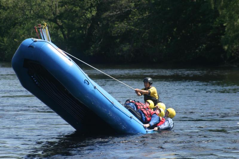 large-4 a raft tipping